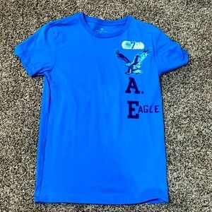 A size XS Blue American Eagle t-shirt